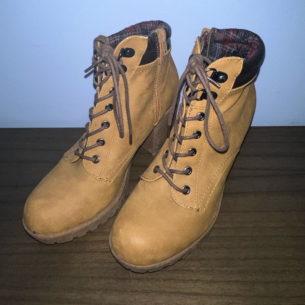 Work-Boot Heels - Picture 3 of 4